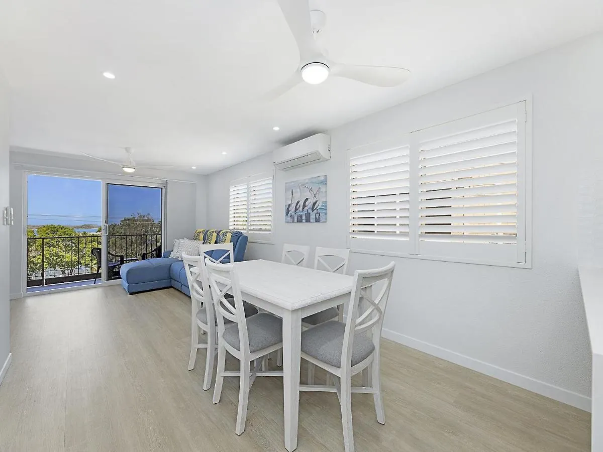 Clayton Garden Unit 5 Golden Beach Apartment