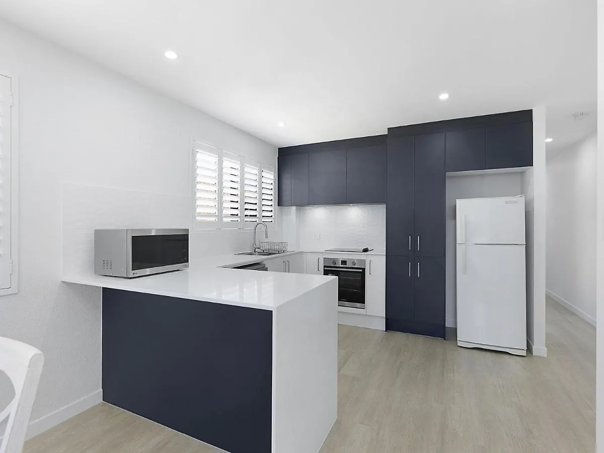 Clayton Garden Unit 5 Golden Beach 0*,